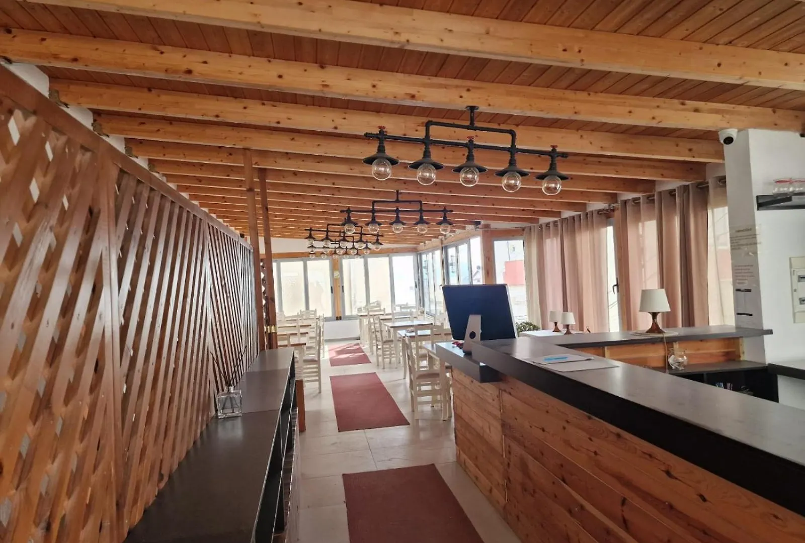 Prishtina Hotel Саранда