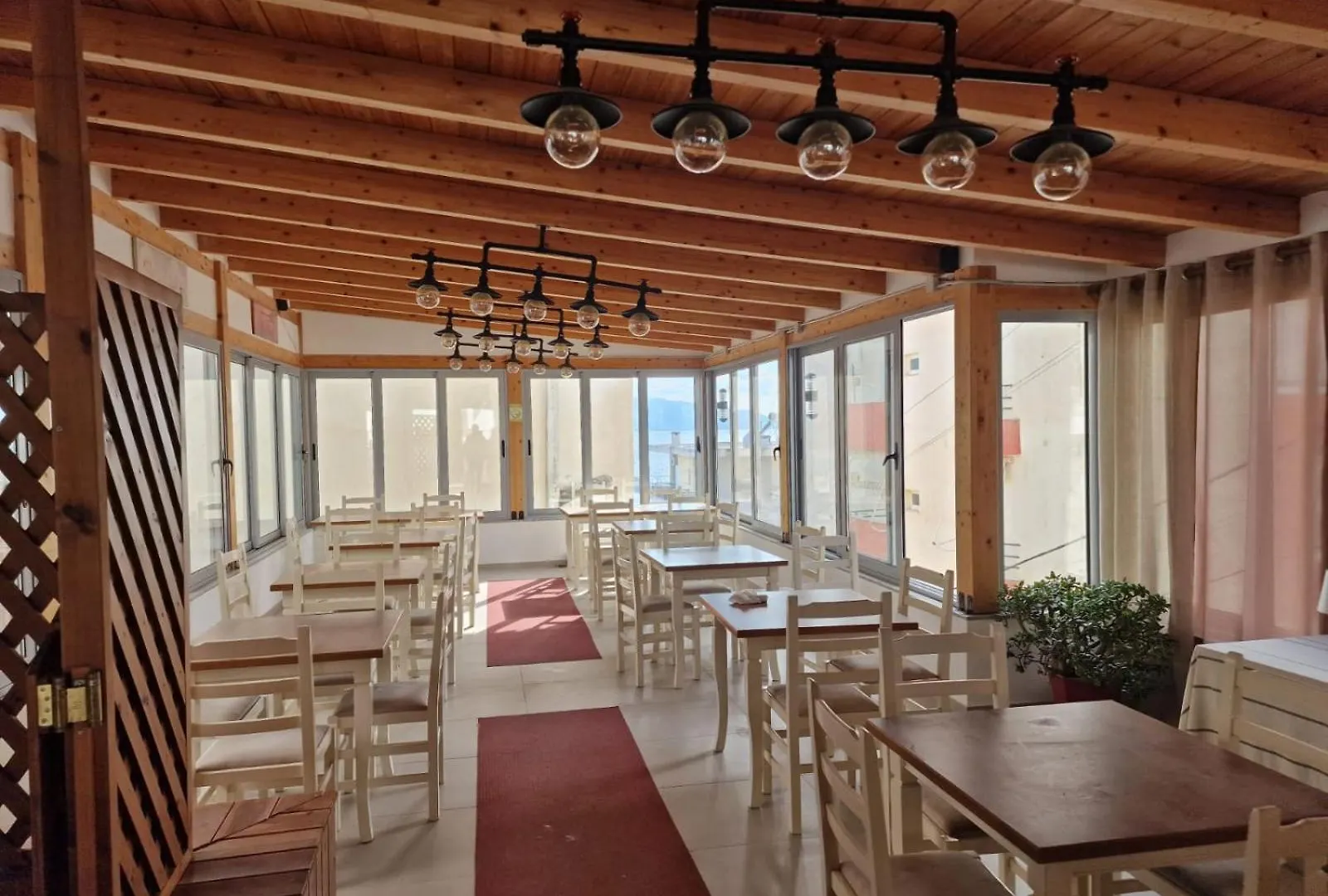 Prishtina Hotel Саранда 3*,