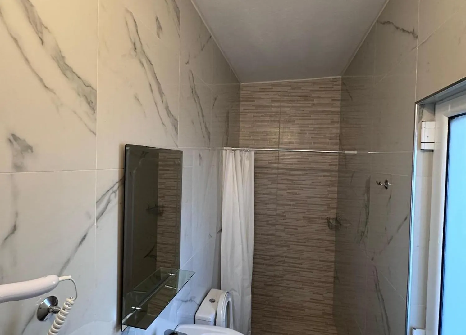 Prishtina Hotel Саранда