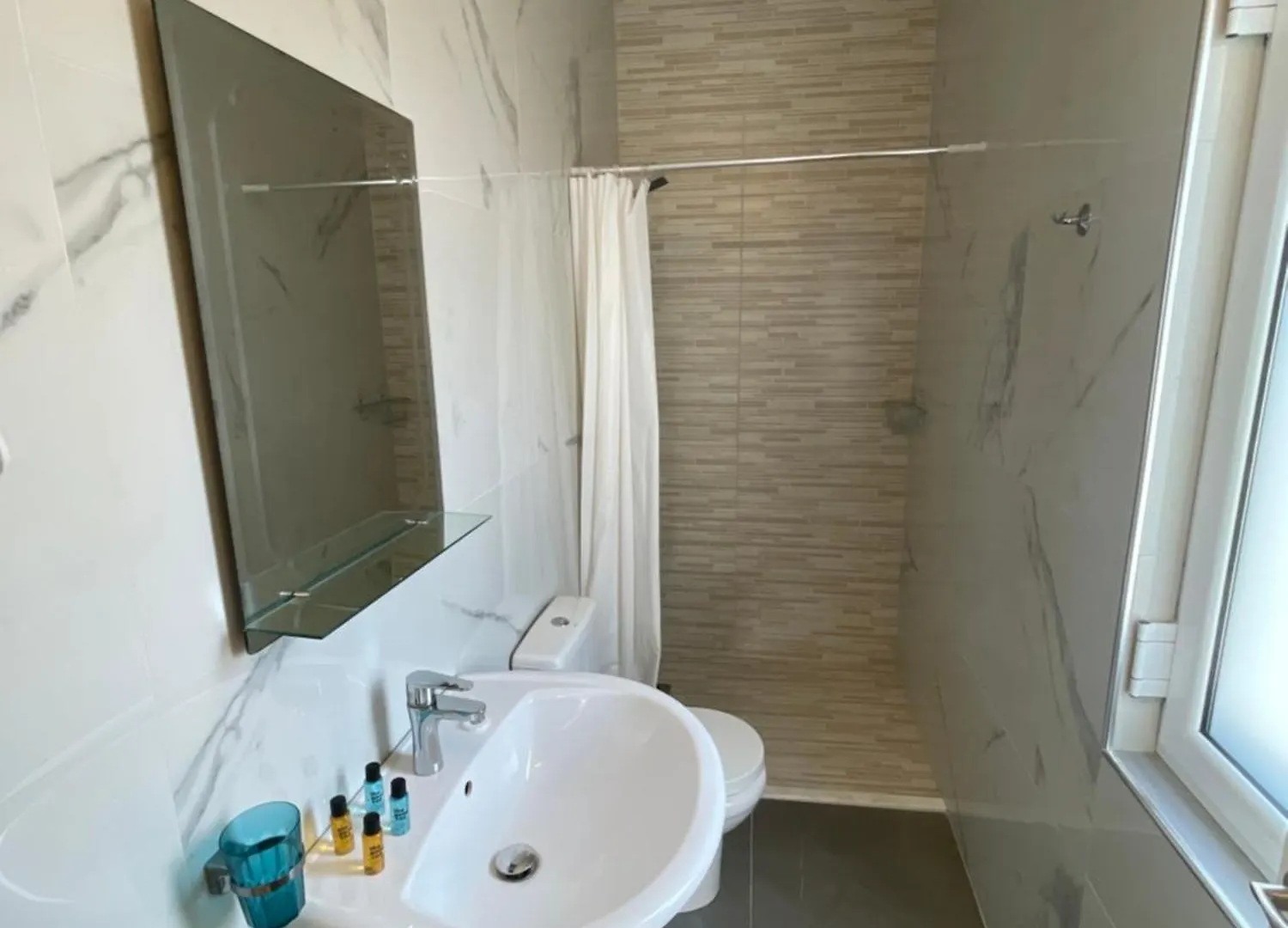 ***  Prishtina Hotel Саранда Албания