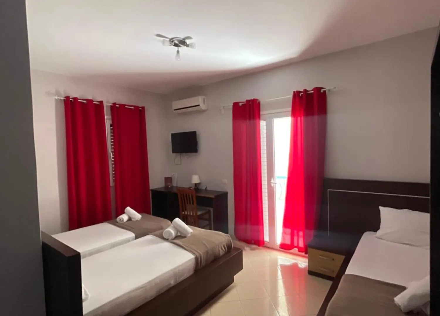 Prishtina Hotel Саранда